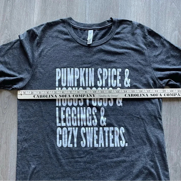 Pumpkin spice & hocus pocus & leggings & cozy sweaters graphic tee gray medium - Picture 8 of 9